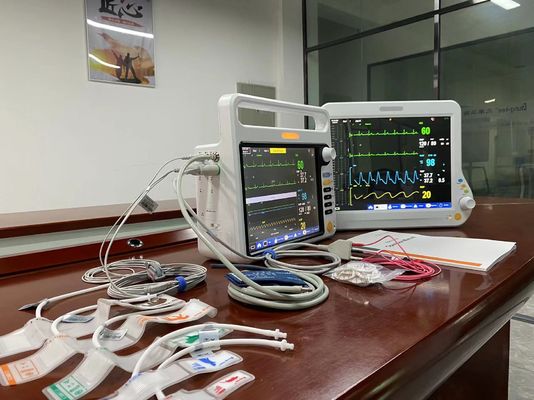 ICU 心臓モニタリングのためのポータブル新生児患者モニター 多言語
