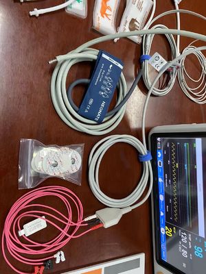 12.1インチ モジュラルの新生児患者モニター 3リードのECG NIBP SPO2標準