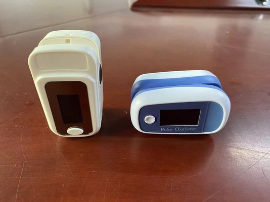 OEM ODM ポータブル 指先血酸素脈拍数モニター OLED付きオキシメーター