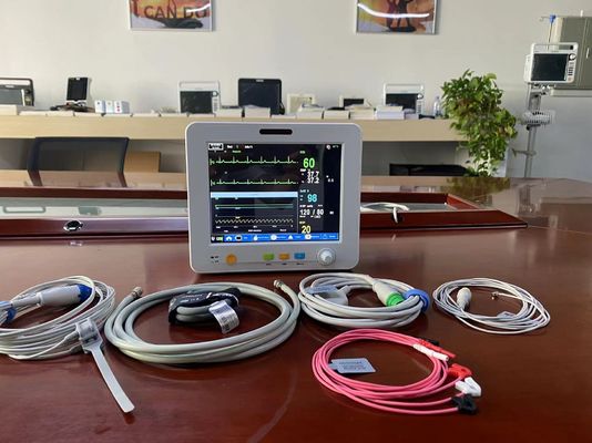 8.4インチTFT LCDスクリーンが付いている病院の新生児の忍耐強いモニター