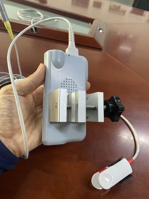 獣医用 手持ちの生命体モニター 3.5 インチ TFT LCD スクリーン EtCO2 と SPO2
