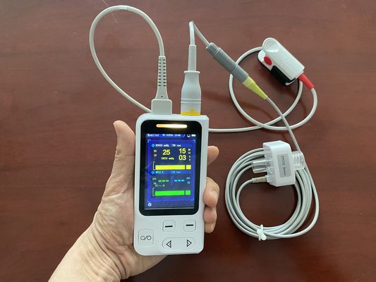 獣医用 手持ちの生命体モニター 3.5 インチ TFT LCD スクリーン EtCO2 と SPO2